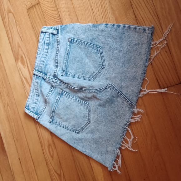 Wild fable skirt - Picture 2 of 3